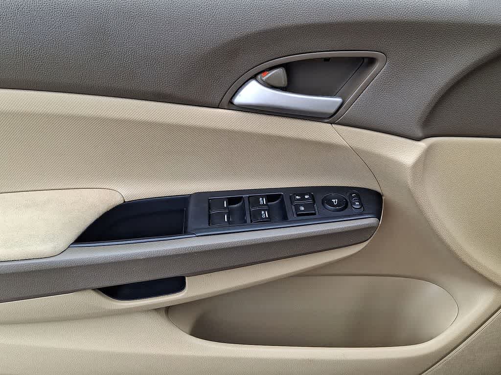Thumbnail: 2010 Honda Accord - 10