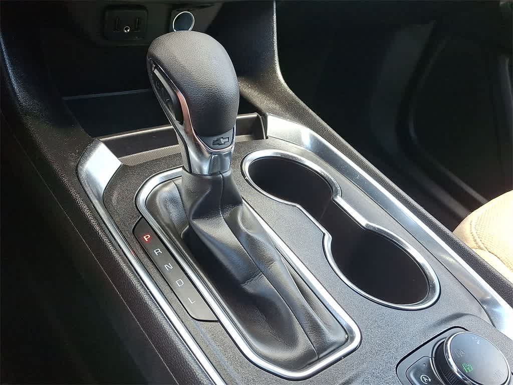 2023 Chevrolet Traverse LS 12