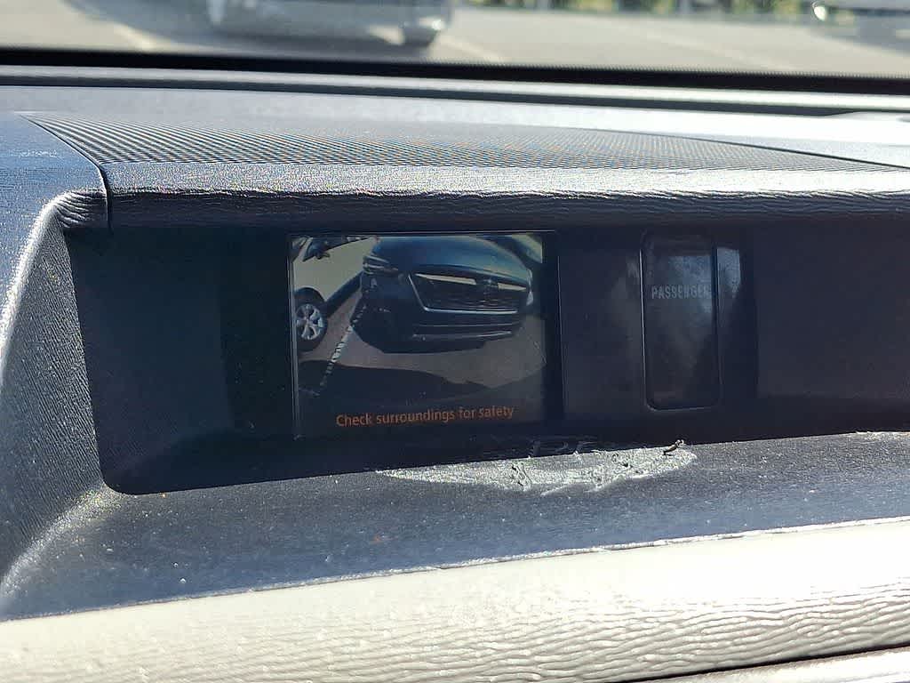 Thumbnail: 2011 Toyota Sienna - 15