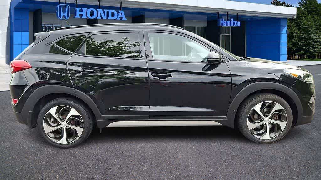 Thumbnail: 2017 Hyundai Tucson - 9