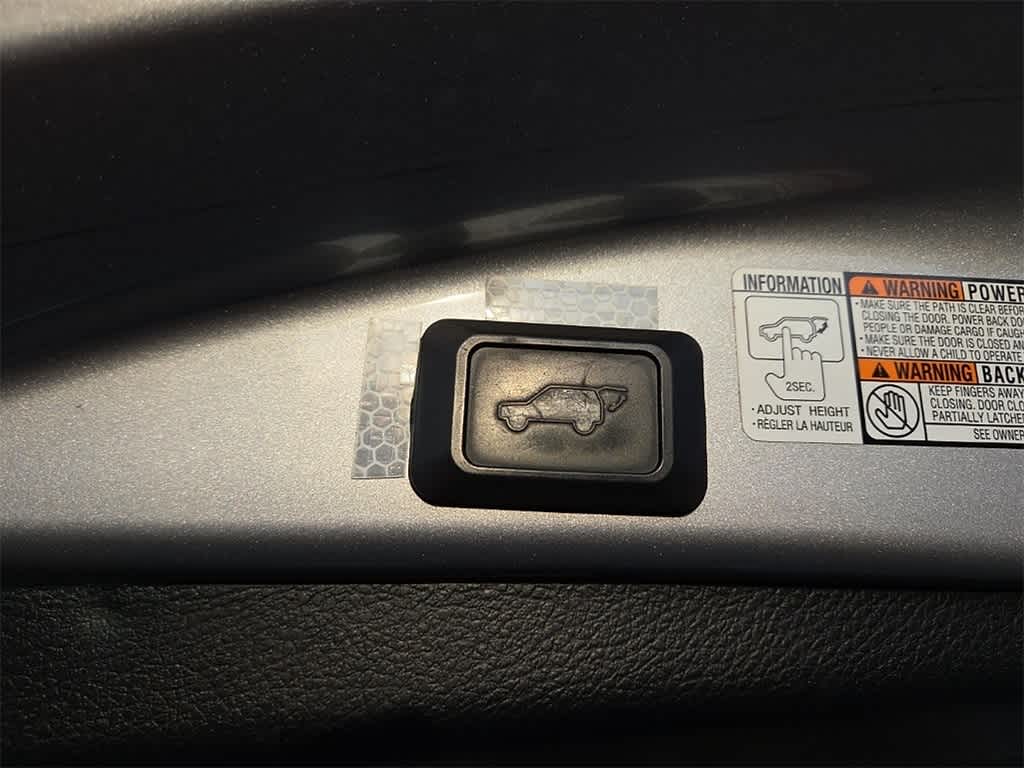 Thumbnail: 2016 Toyota RAV4 - 14