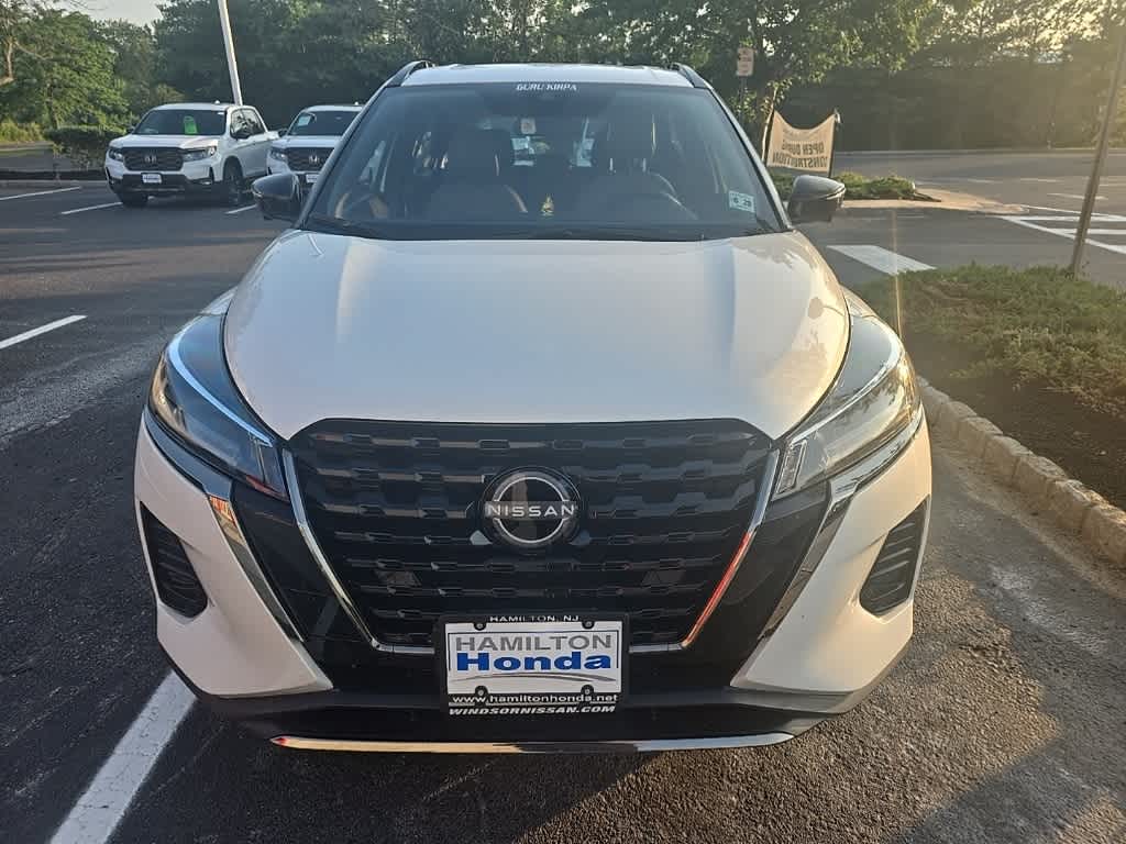 2024 Nissan Kicks SR 2
