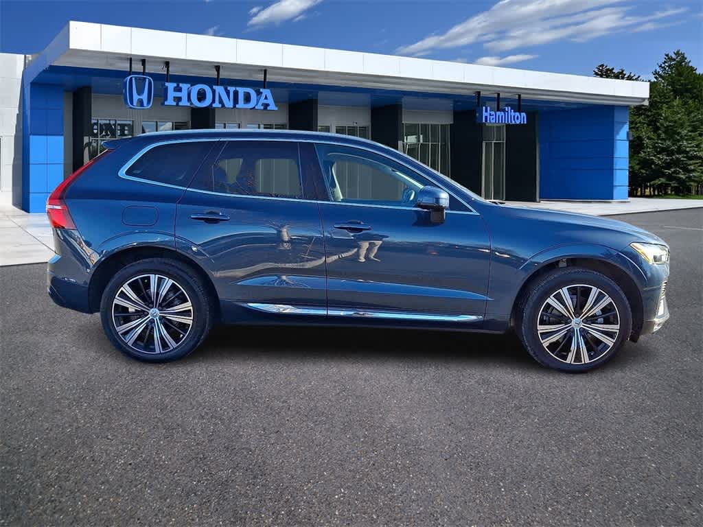 Thumbnail: 2022 Volvo XC60 - 25