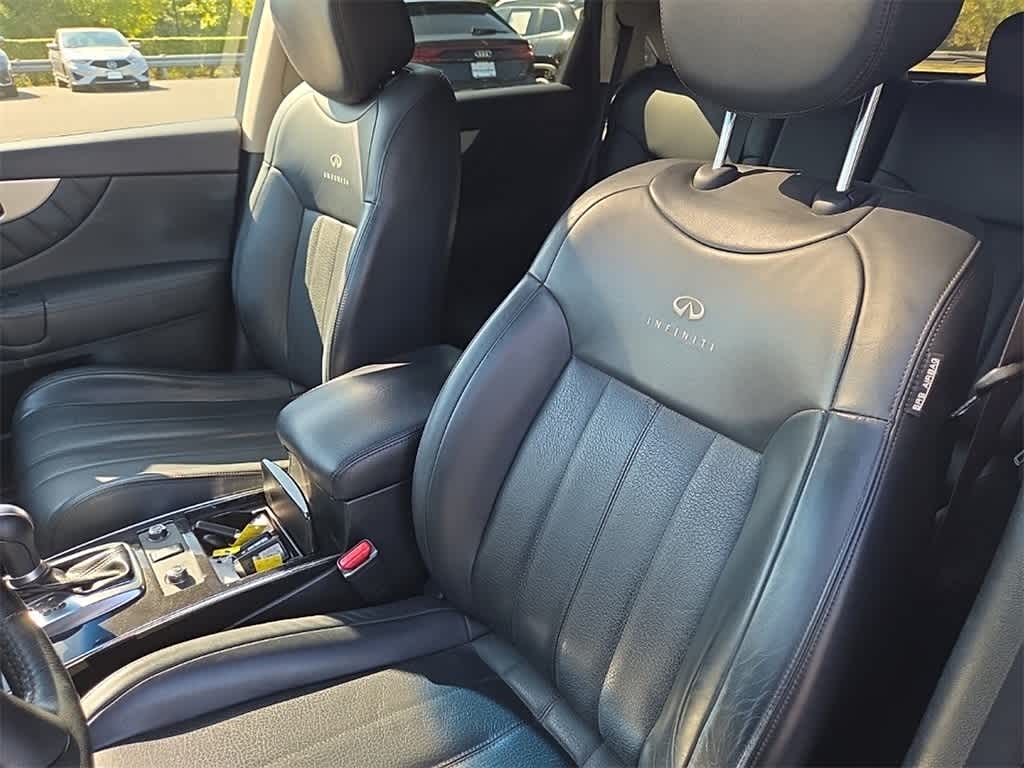 Thumbnail: 2014 INFINITI QX70 - 13