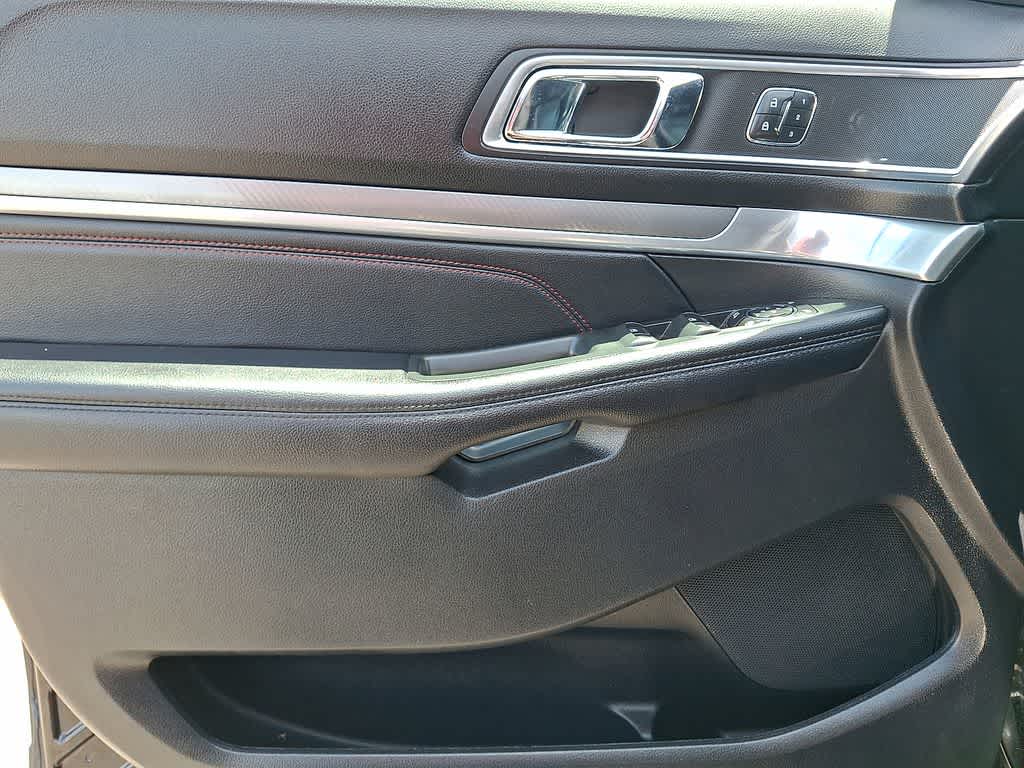 Thumbnail: 2016 Ford Explorer - 2