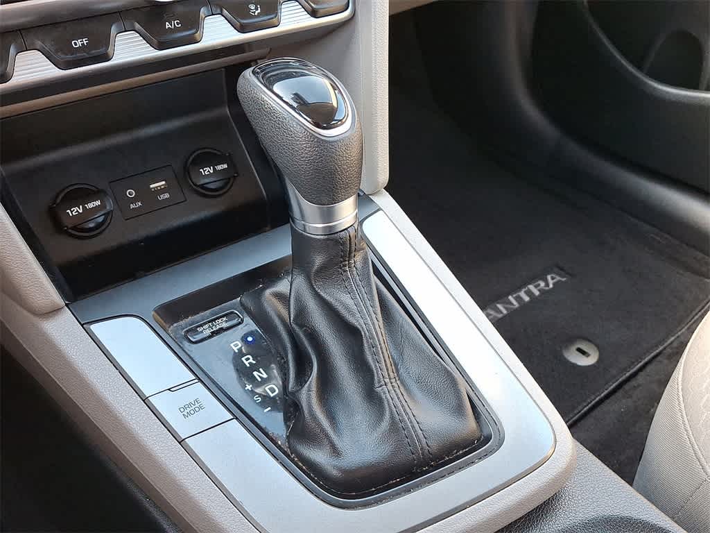 Thumbnail: 2020 Hyundai Elantra - 4