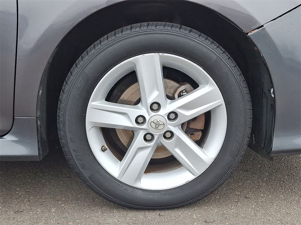 Thumbnail: 2013 Toyota Camry - 26