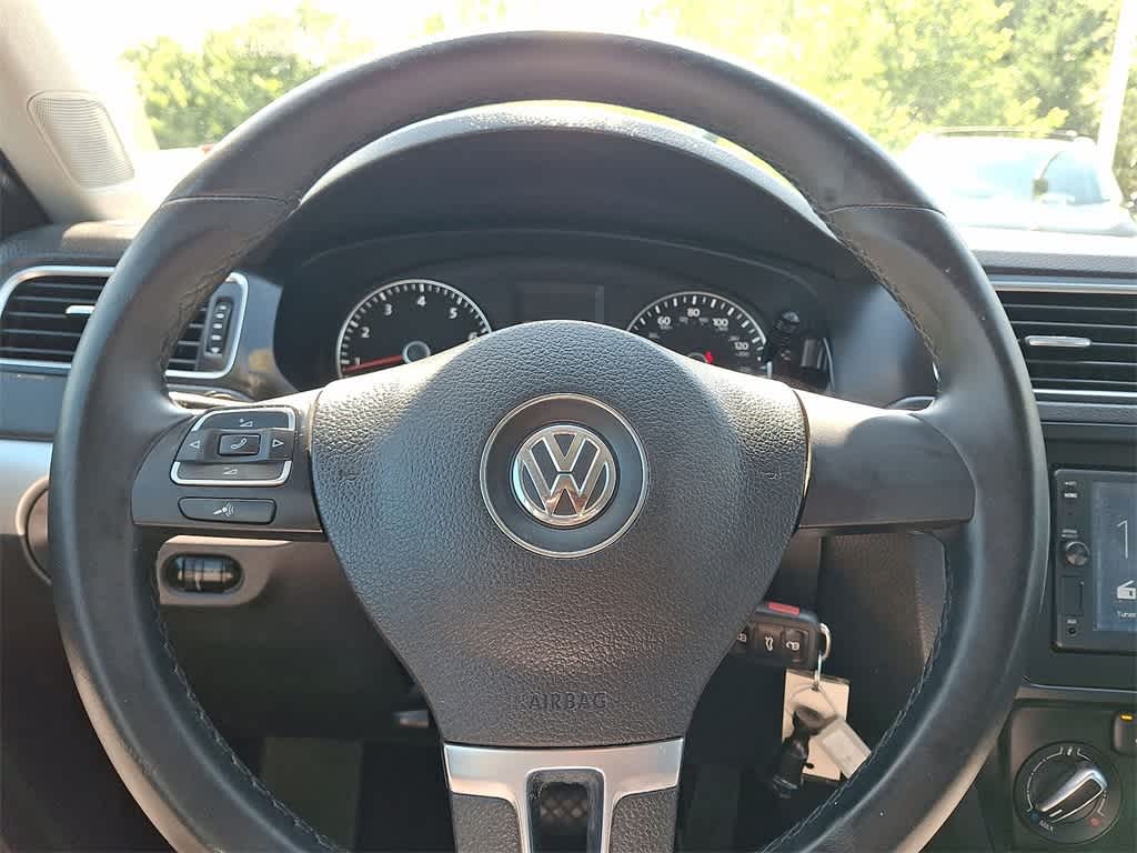 Thumbnail: 2014 Volkswagen Jetta - 15