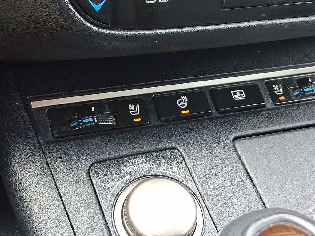 Thumbnail: 2014 Lexus ES - 19