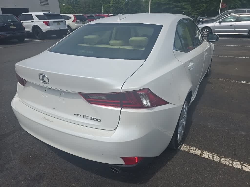 2016 Lexus IS 300 6