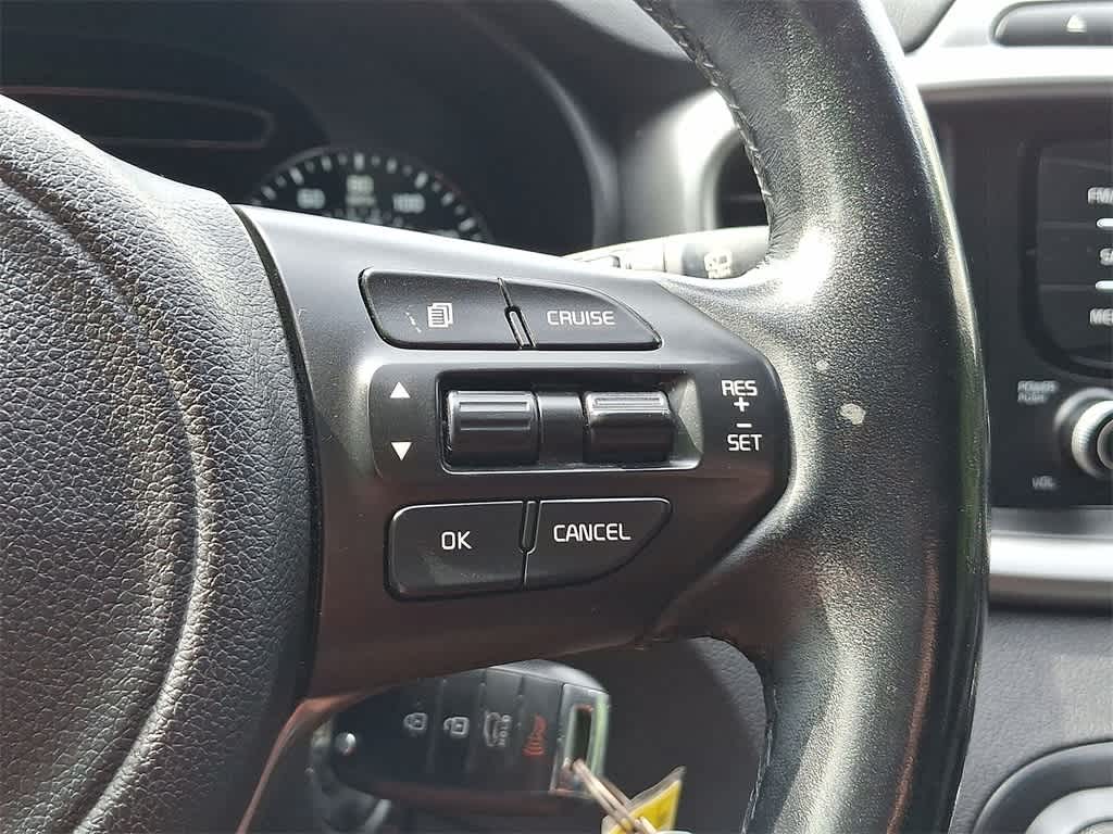 Thumbnail: 2016 Kia Sorento - 17