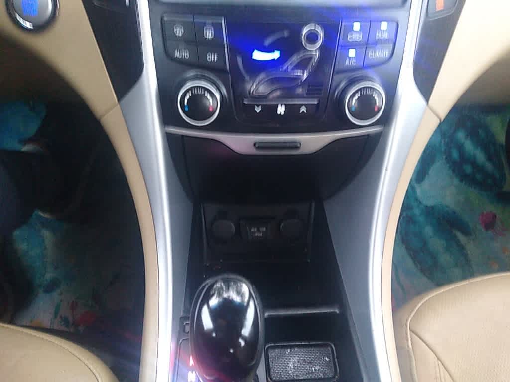 Thumbnail: 2013 Hyundai Sonata - 20