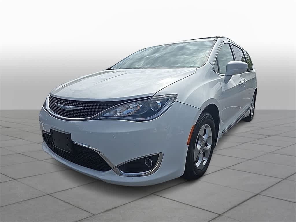 2017 Chrysler Pacifica  -
                  Hamilton, NJ