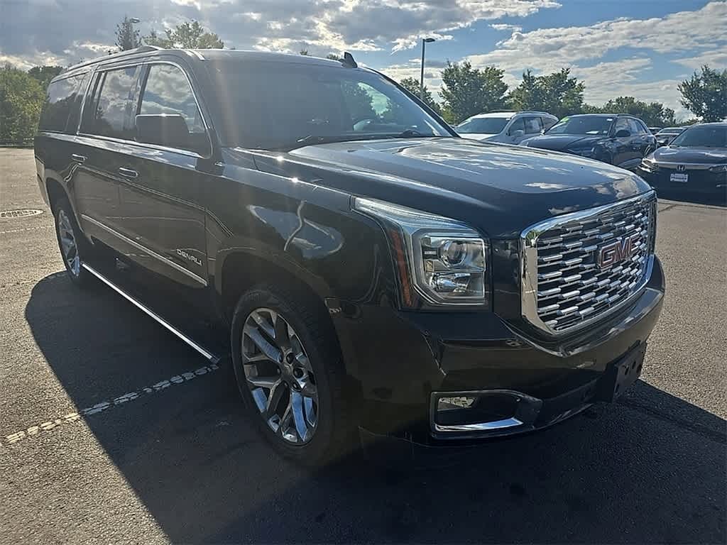 Thumbnail: 2019 GMC Yukon XL - 3