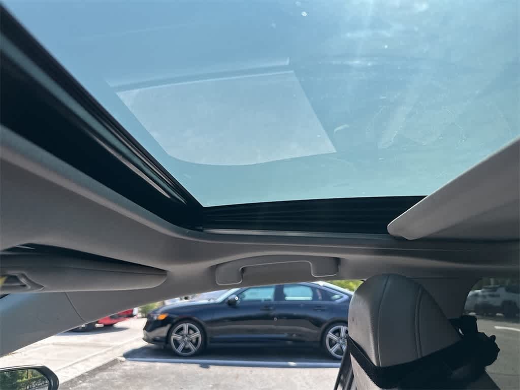 Thumbnail: 2021 Toyota Camry - 9