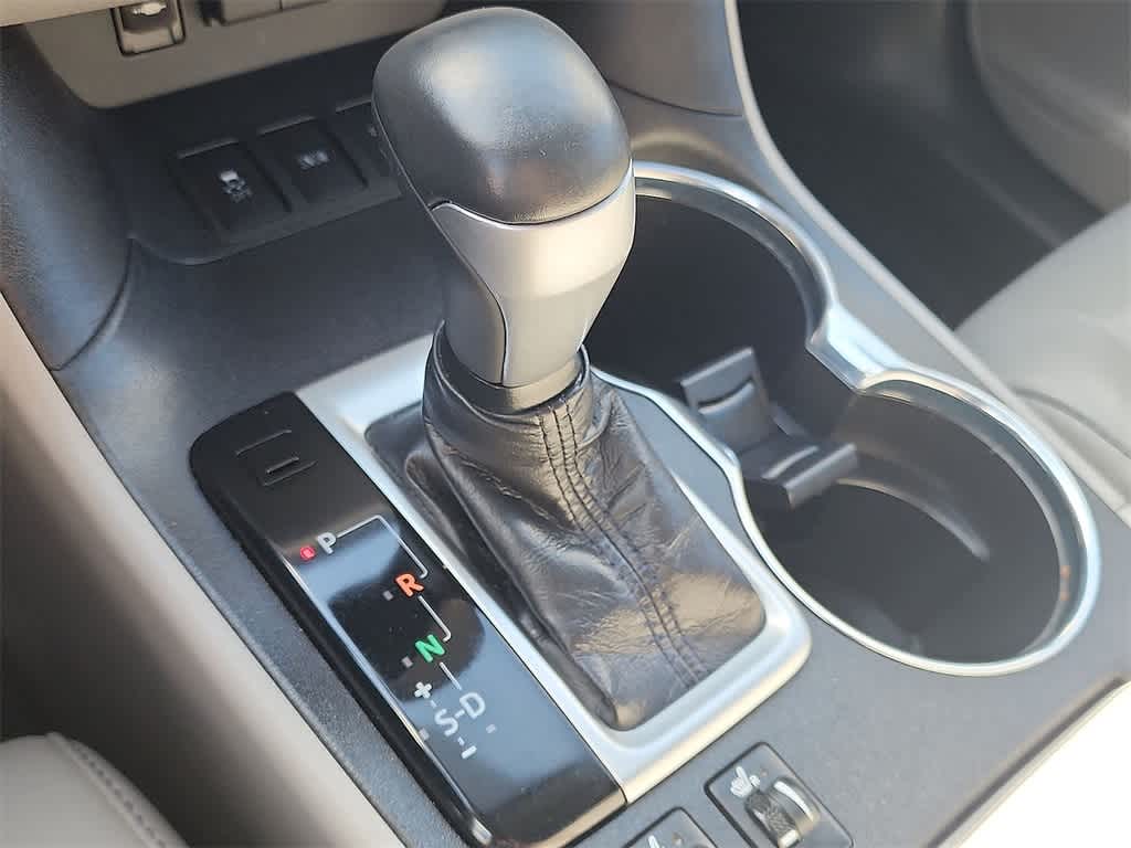 Thumbnail: 2019 Toyota Highlander - 17