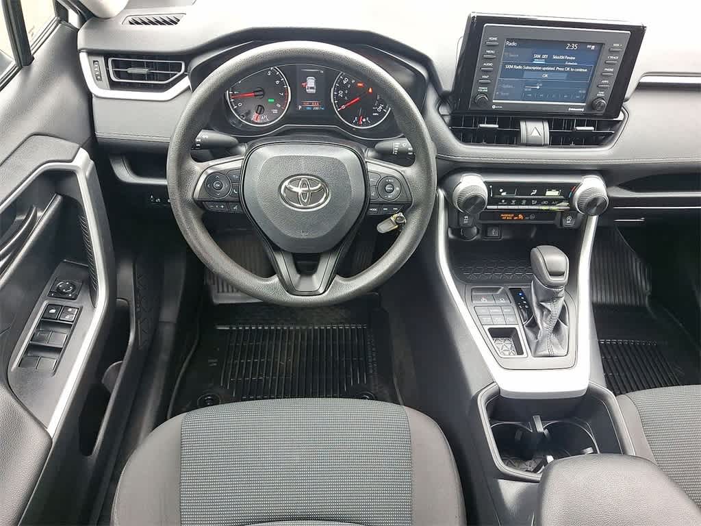 2022 Toyota RAV4 LE 21