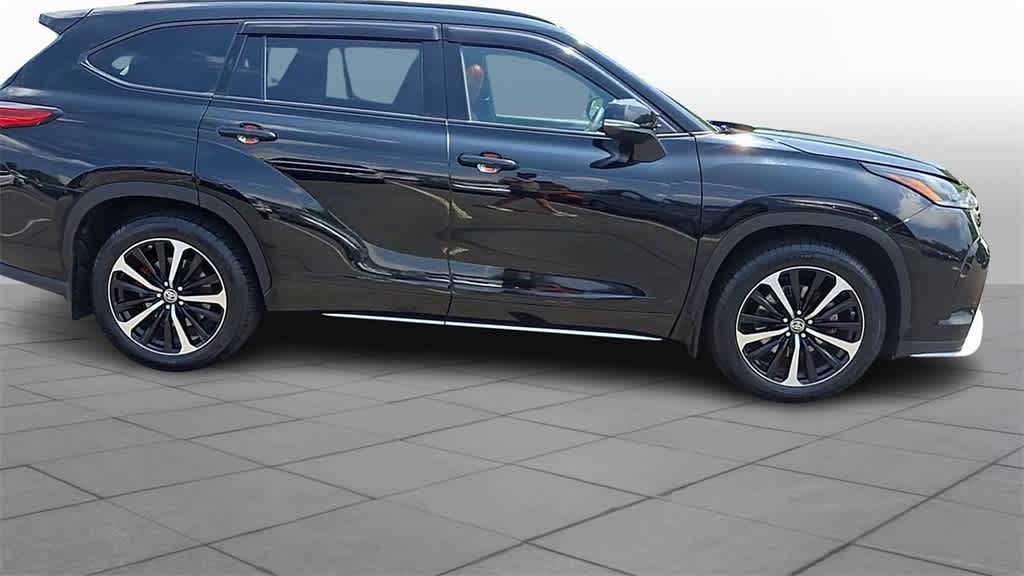 Thumbnail: 2021 Toyota Highlander - 9