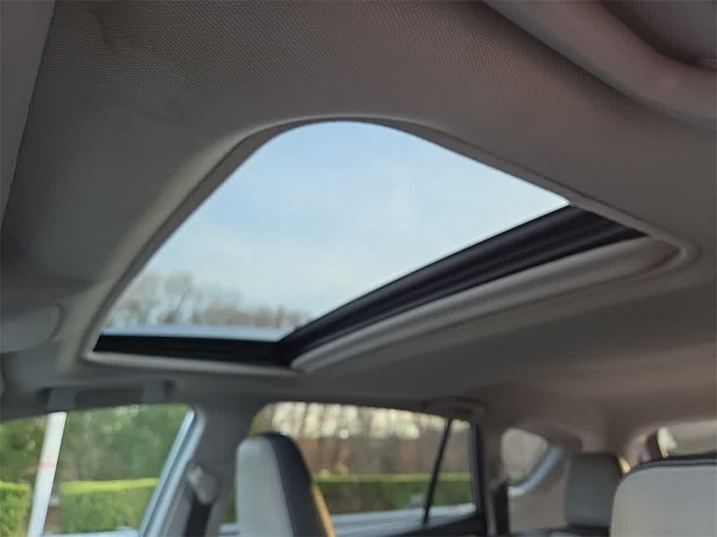 Thumbnail: 2016 Toyota RAV4 - 15