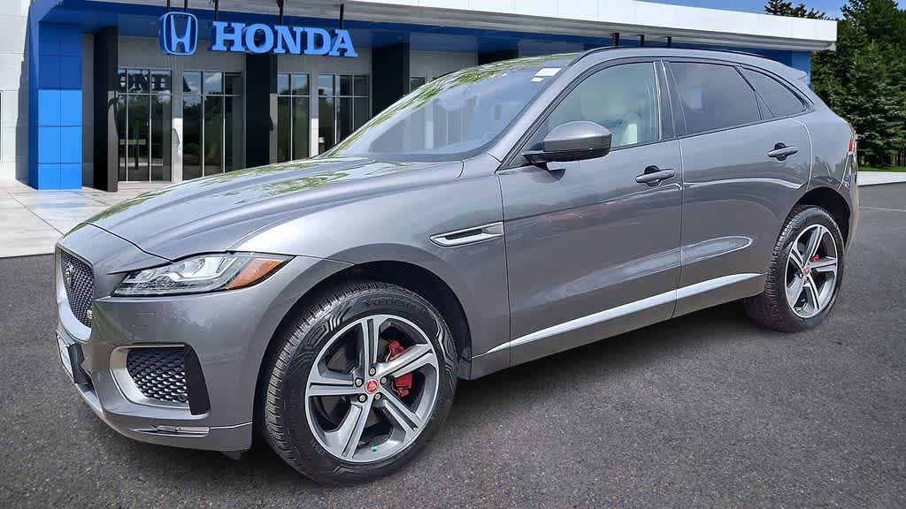 Thumbnail: 2019 Jaguar F-Pace - 4