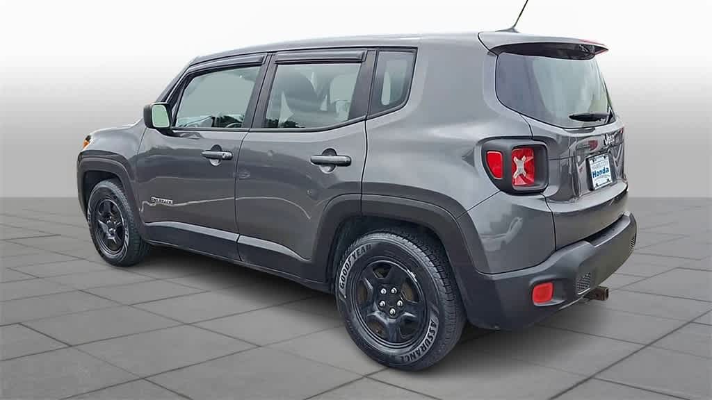 Thumbnail: 2016 Jeep Renegade - 6