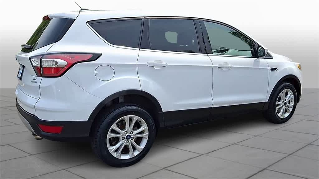 Thumbnail: 2017 Ford Escape - 8