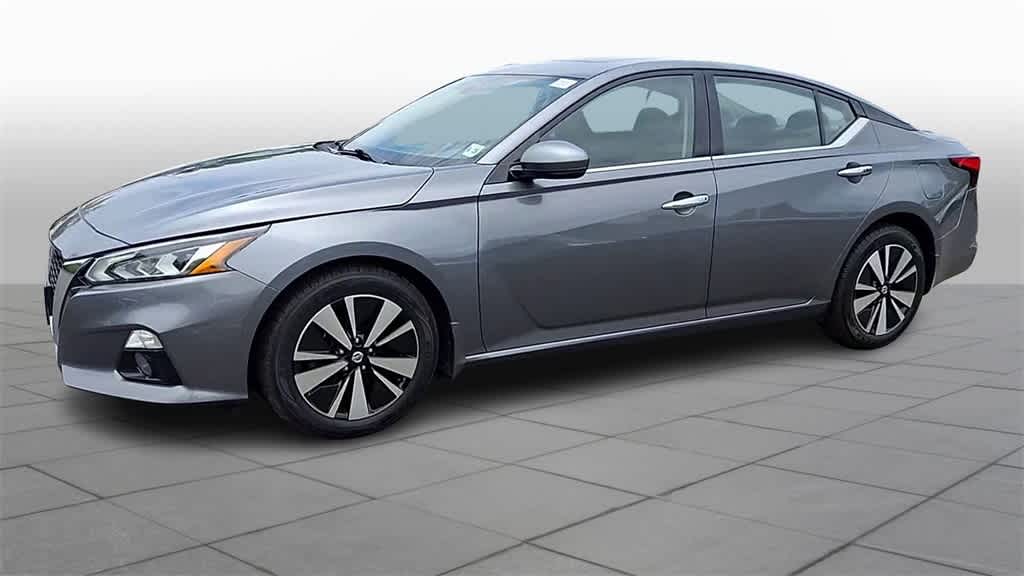 Thumbnail: 2020 Nissan Altima - 4