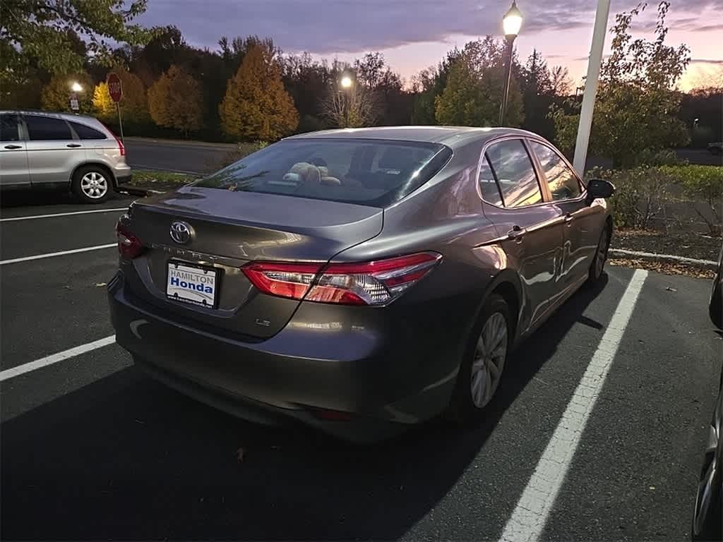 Thumbnail: 2018 Toyota Camry - 3