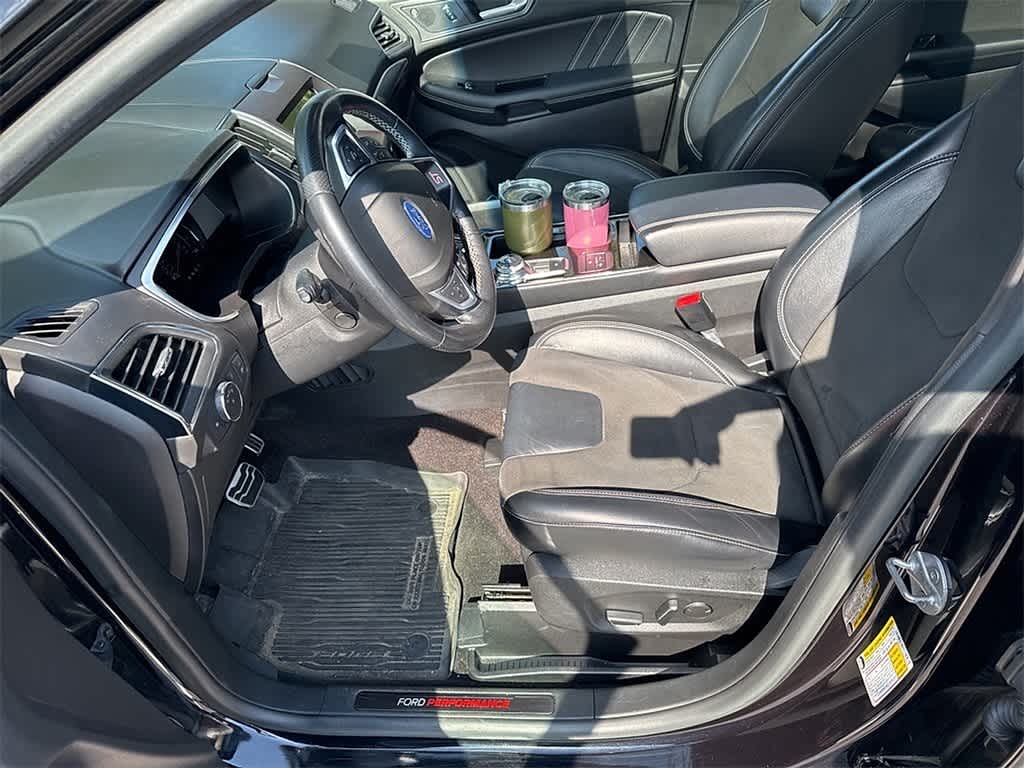 Thumbnail: 2019 Ford Edge - 8