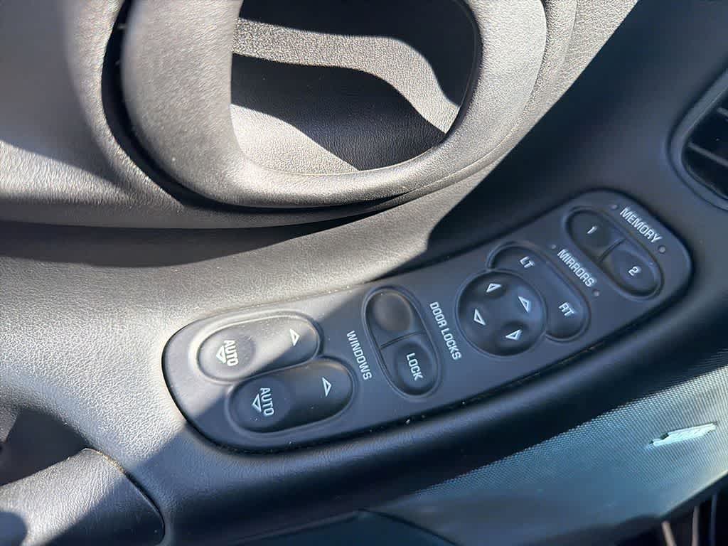 Thumbnail: 2002 Chevrolet Corvette - 10