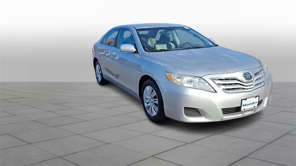 2010 Toyota Camry Base photo 2