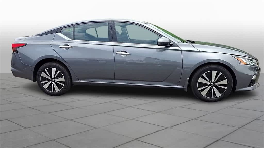 Thumbnail: 2020 Nissan Altima - 9