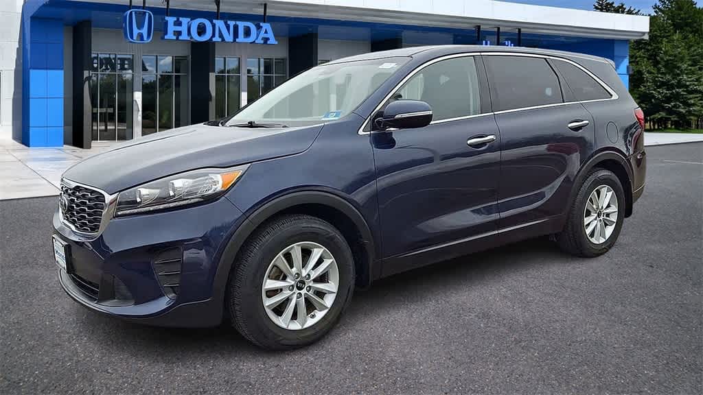Thumbnail: 2019 Kia Sorento - 4
