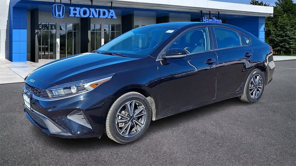 Thumbnail: 2022 Kia Forte - 4