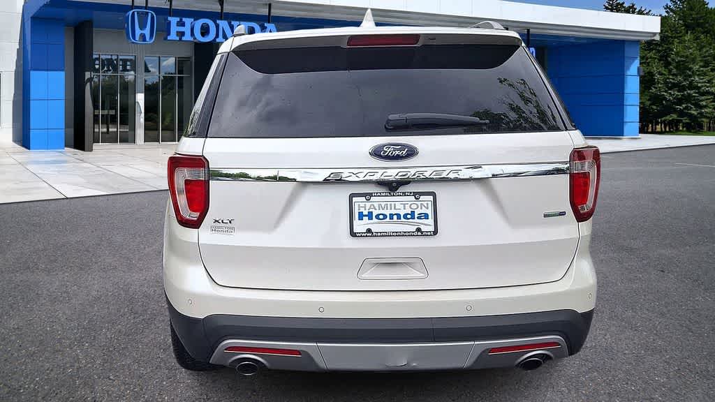 Thumbnail: 2017 Ford Explorer - 7
