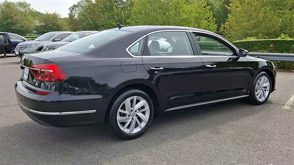 Thumbnail: 2018 Volkswagen Passat - 8