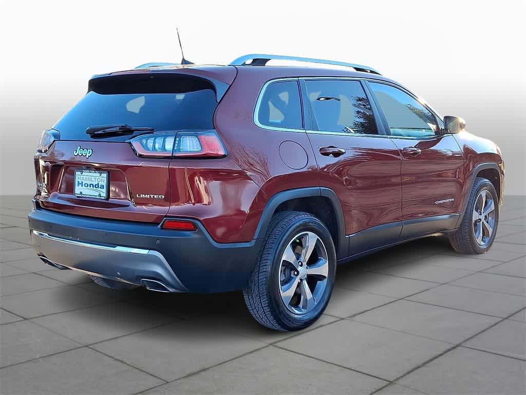 Thumbnail: 2019 Jeep Cherokee - 24