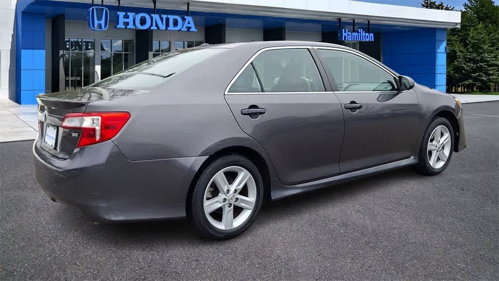 Thumbnail: 2013 Toyota Camry - 8