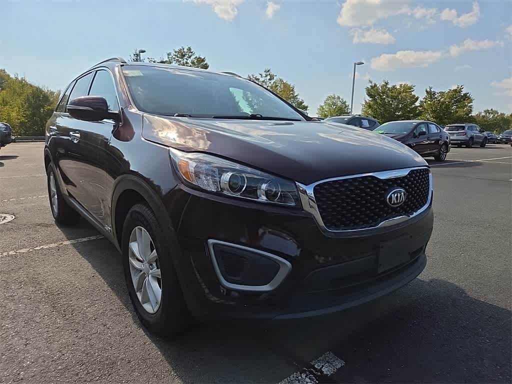 Thumbnail: 2016 Kia Sorento - 3