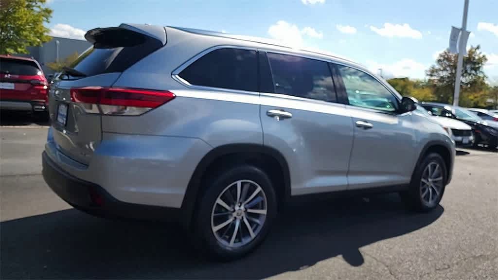 Thumbnail: 2019 Toyota Highlander - 8