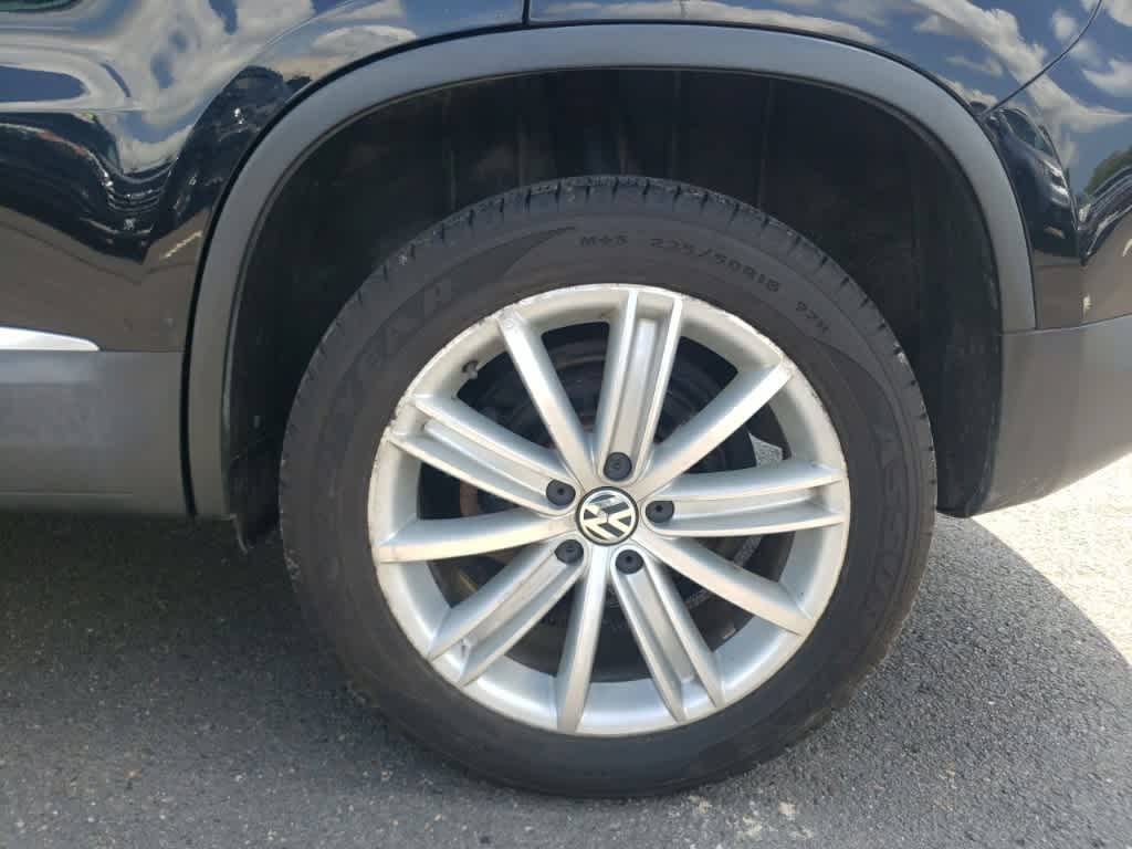 Thumbnail: 2016 Volkswagen Tiguan - 9