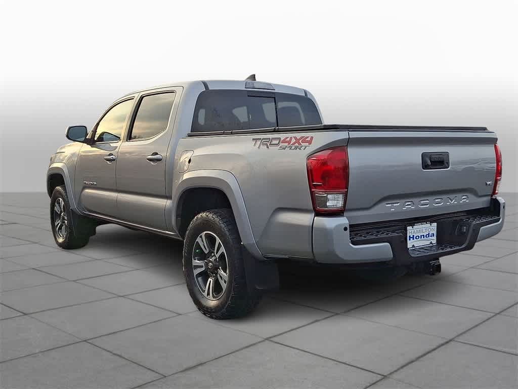 Thumbnail: 2017 Toyota Tacoma - 22