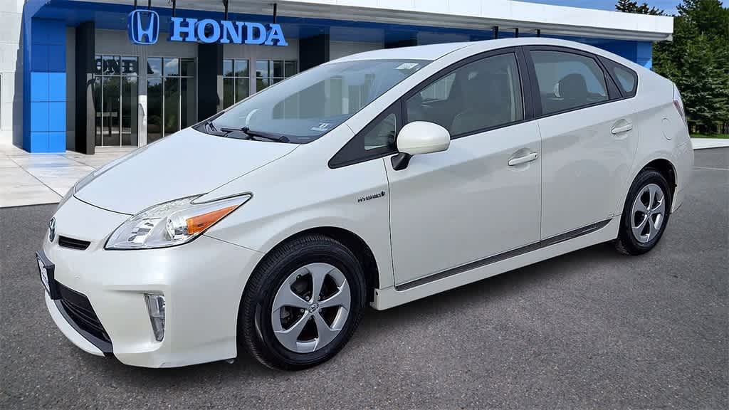 Thumbnail: 2015 Toyota Prius - 4