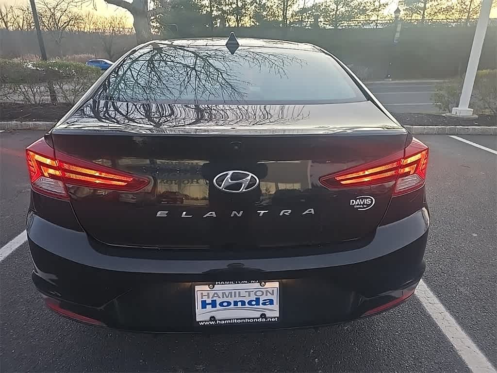 Thumbnail: 2019 Hyundai Elantra - 5
