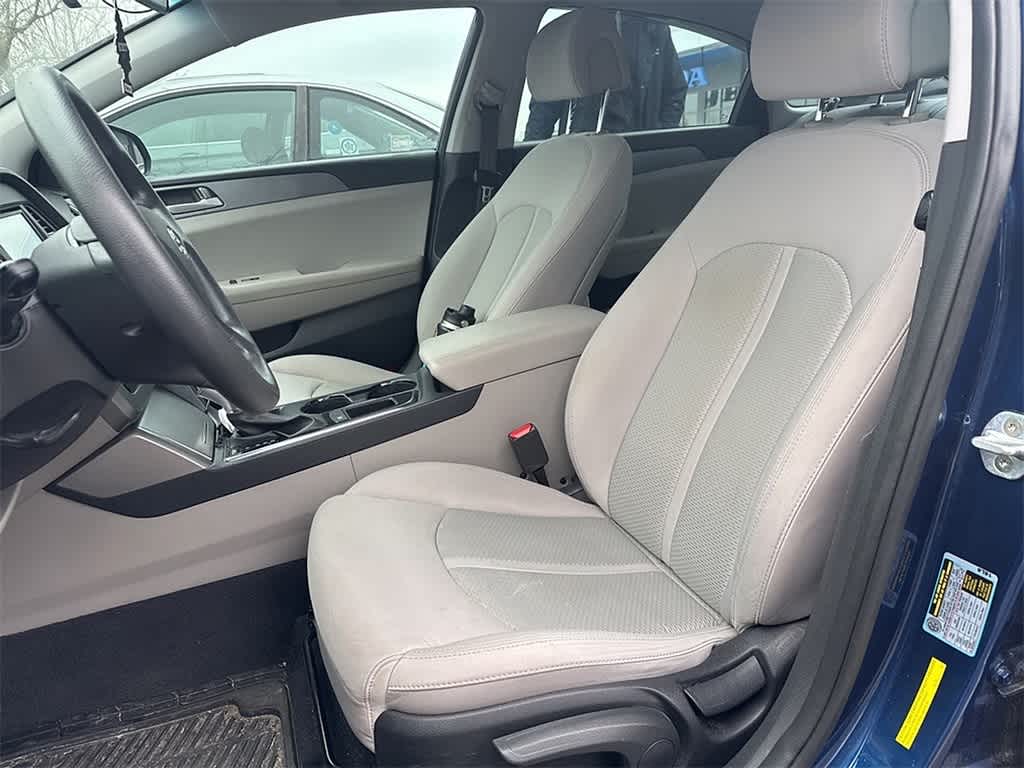 Thumbnail: 2017 Hyundai Sonata - 8