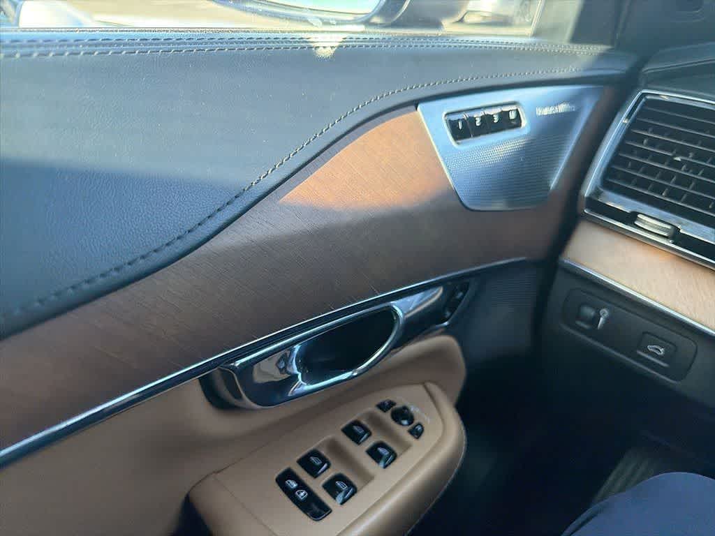 Thumbnail: 2016 Volvo XC90 - 15