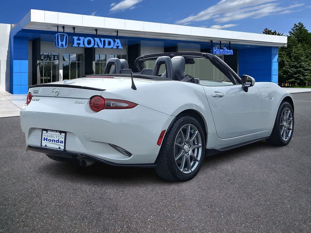 Thumbnail: 2017 Mazda MX-5 Miata - 16