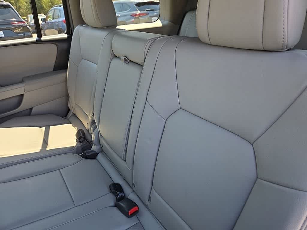 Thumbnail: 2015 Honda Pilot - 17