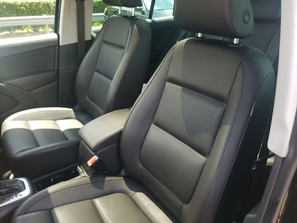 Thumbnail: 2016 Volkswagen Tiguan - 12