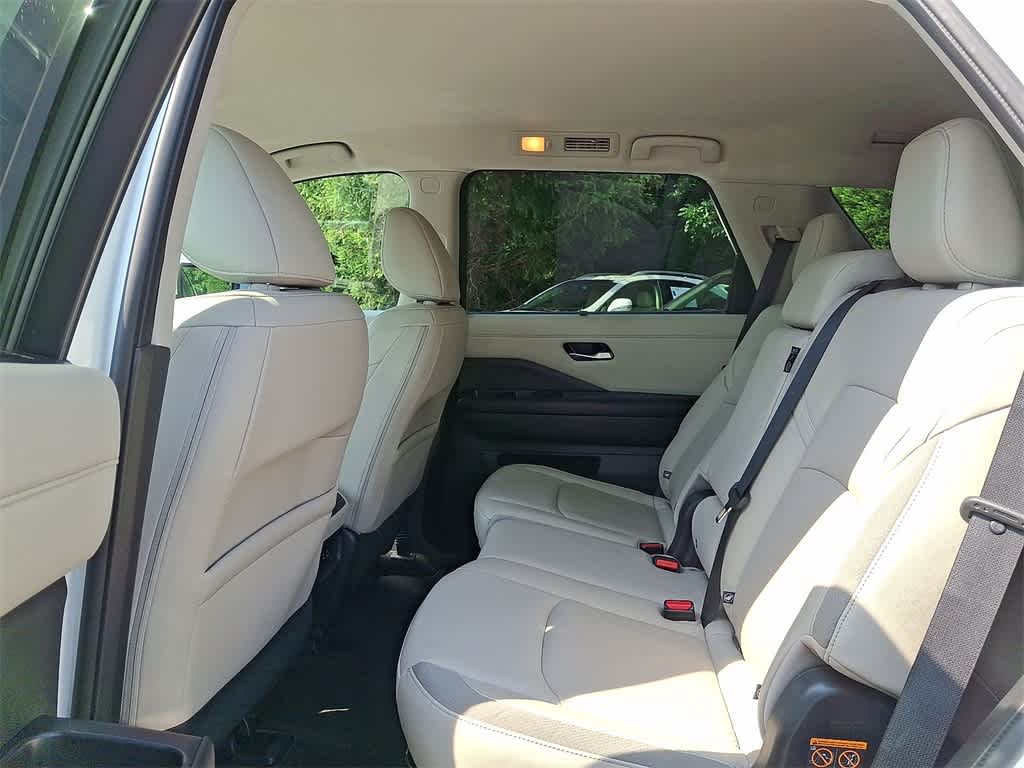 2023 Nissan Pathfinder SL 20